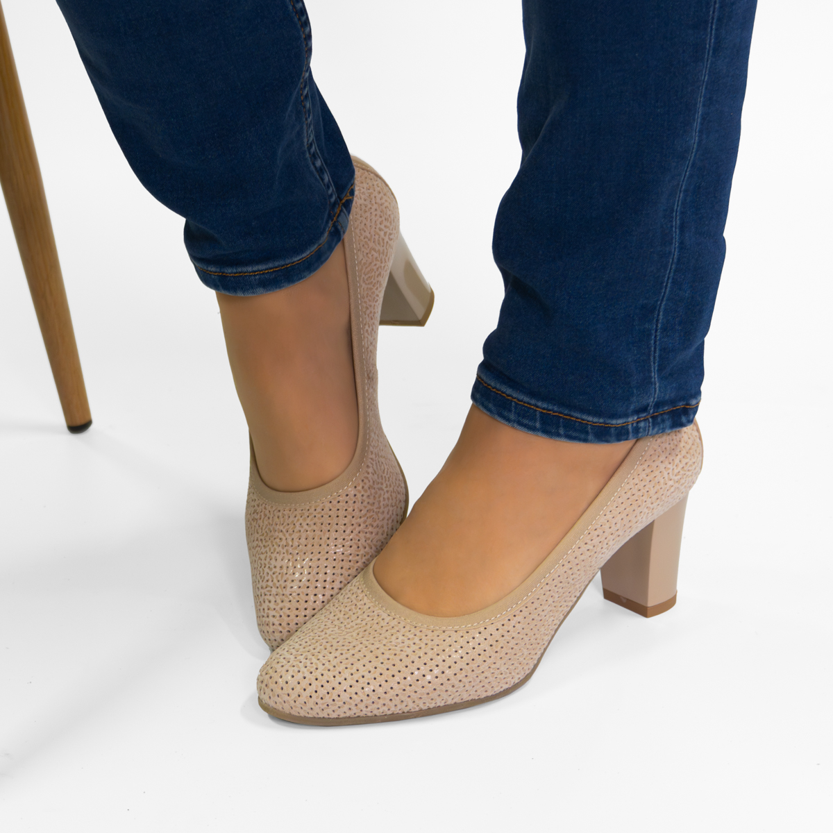  Beige perforated leather pumps Bioeco by Arka 5264.