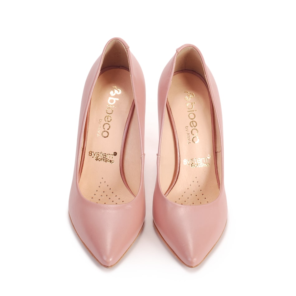 Leather pumps in the color of pearl pink - Court Heels - Women