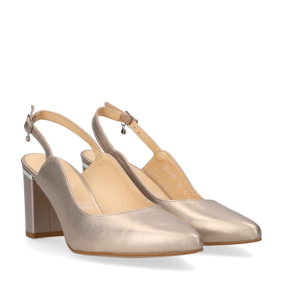  Beige leather pumps