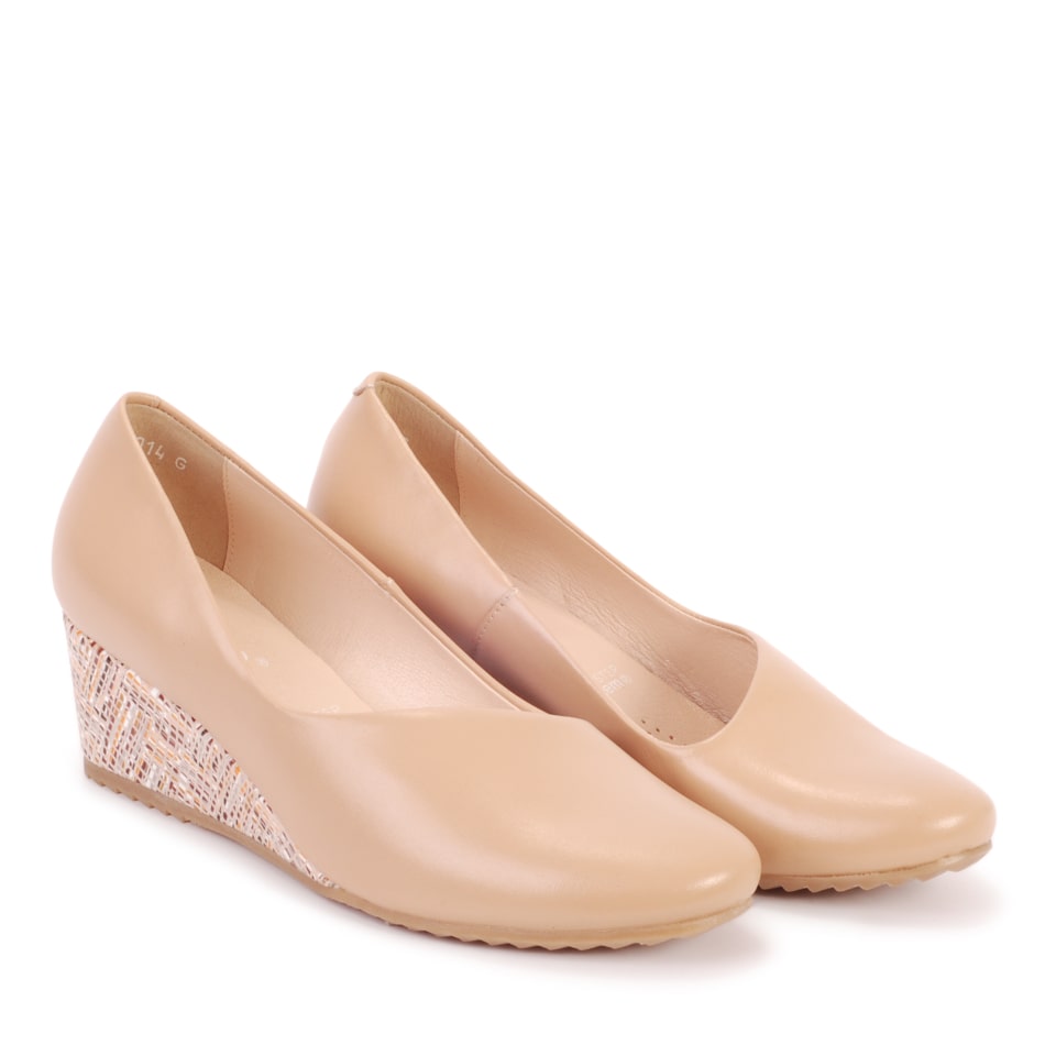  Beige leather wedge shoes