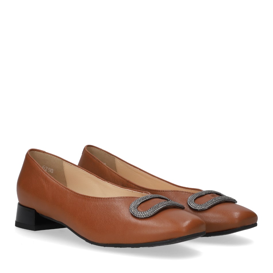  Brown leather ballet flats