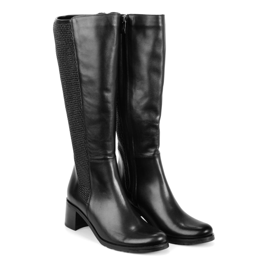  Black leather boots with stretch