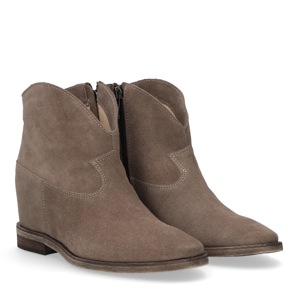  Beige velor wedge boots