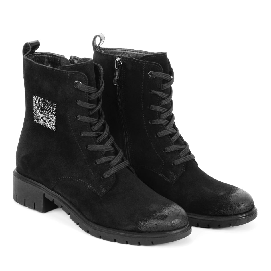  Black nubuck boots with a lion
