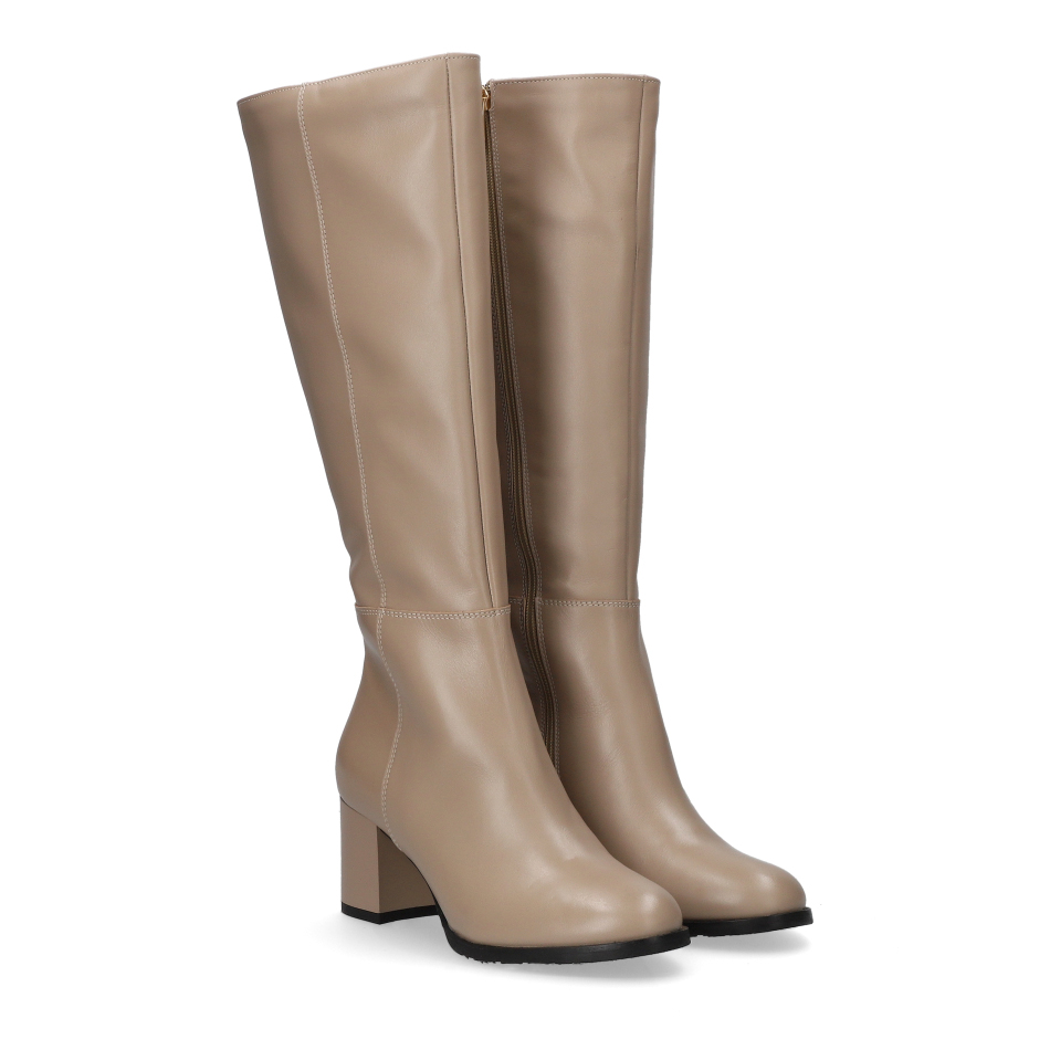  Beige leather boots