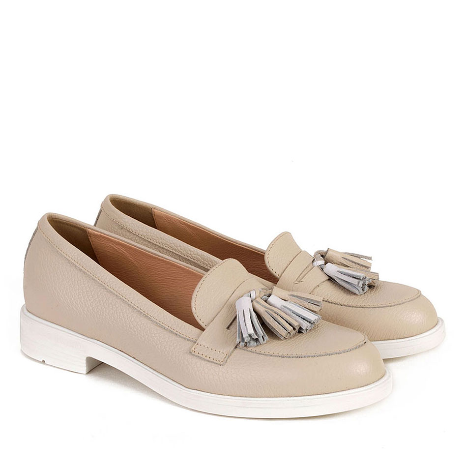  Beige leather loafers