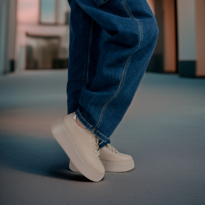  Beige leather sports shoes