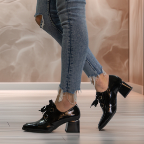  Czarne lakierowane półbuty 6555 Bioeco by Arka