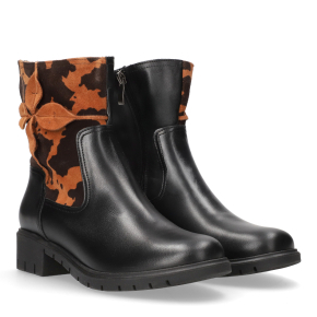  Czarne skórzane botki ze wzorem 7969 Bioeco by Arka