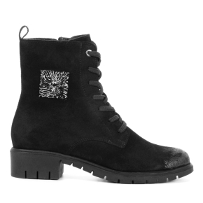 Black nubuck boots with a lion