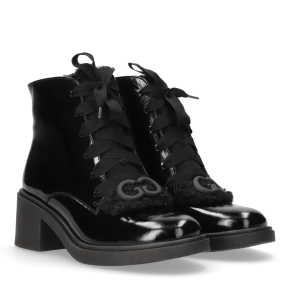 Czarne lakierowane botki 7949 Bioeco by Arka